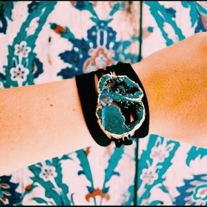 Wrapped by Sav Iridescent Stone Wrap